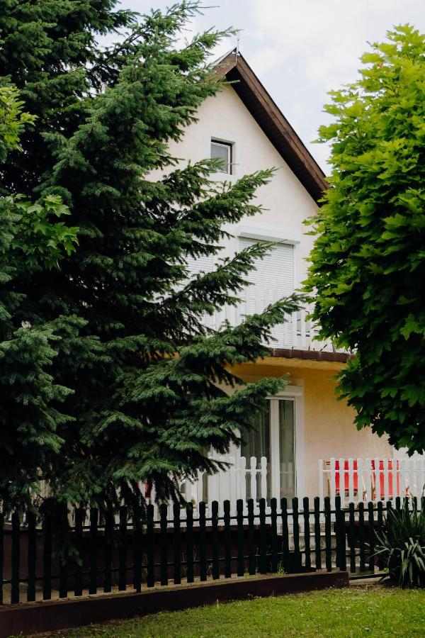 Nyirfa Apartman Vonyarcvashegy Ngoại thất bức ảnh