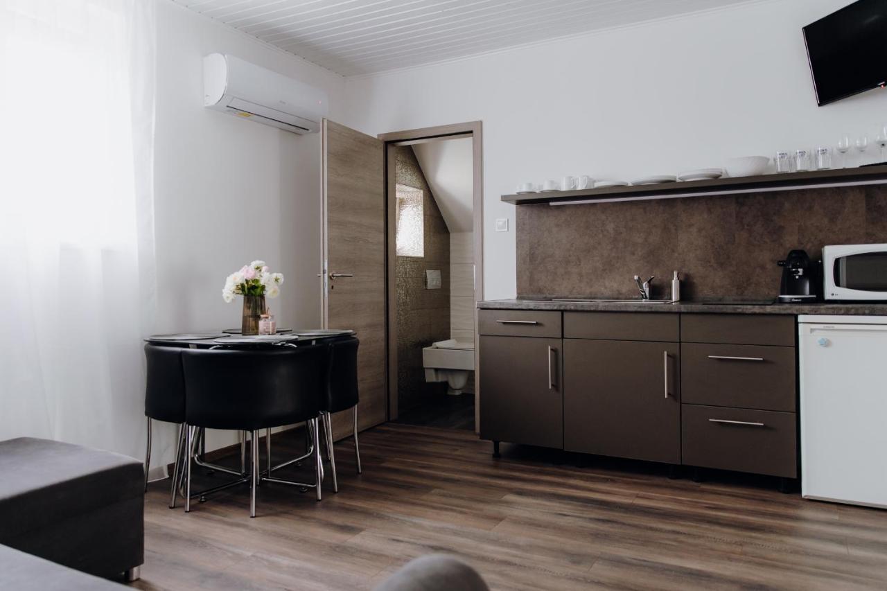 Nyirfa Apartman Vonyarcvashegy Ngoại thất bức ảnh